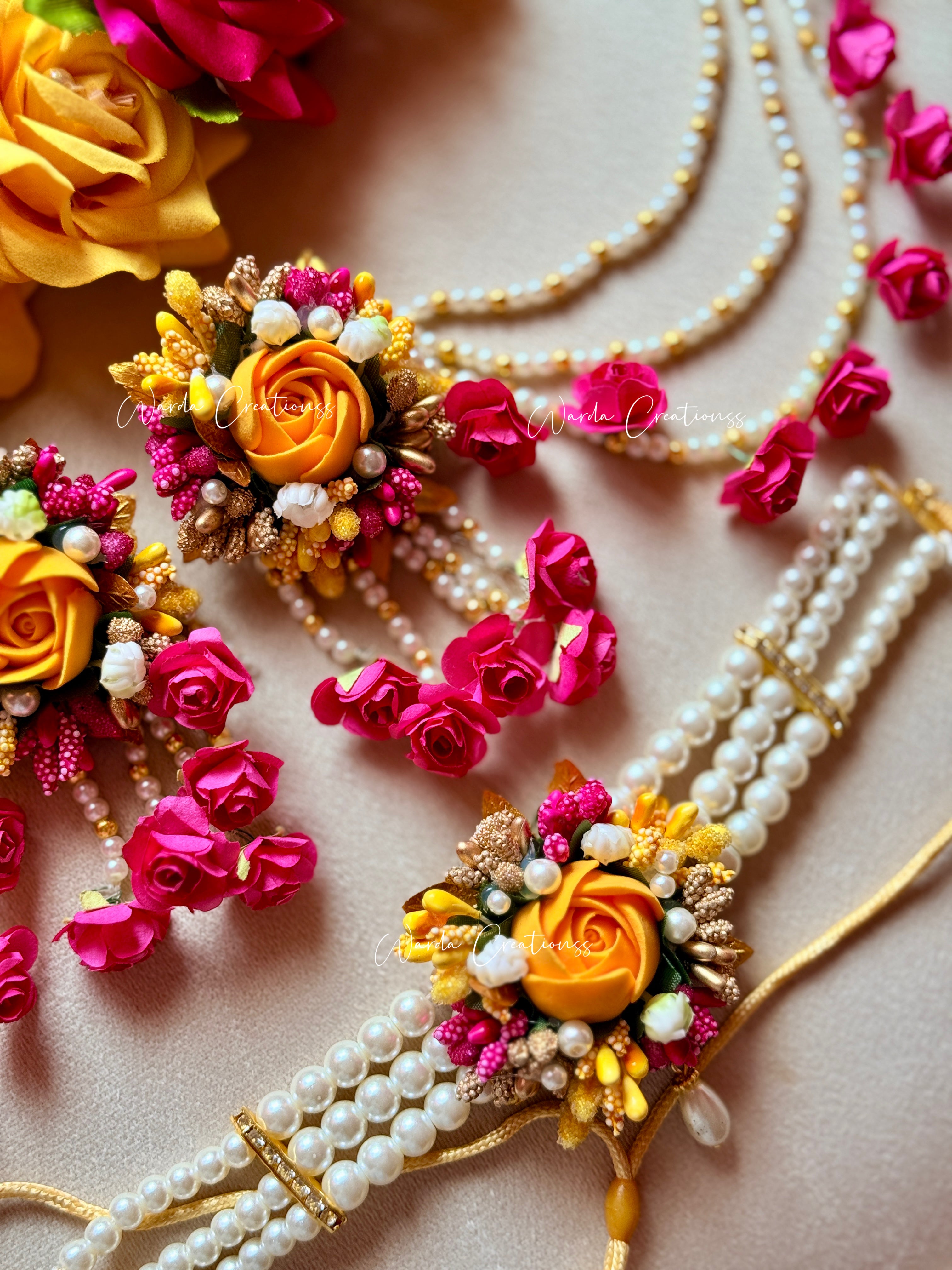 ROYAL MUGHAL Flower Jewelry Set