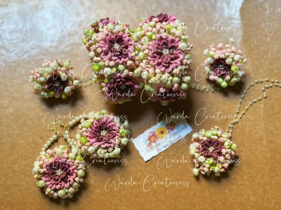 Handmade chrysanthemums flower set