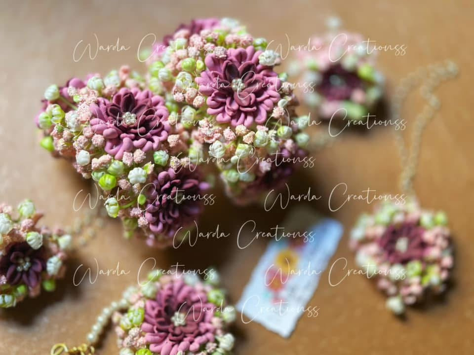 Handmade chrysanthemums flower set