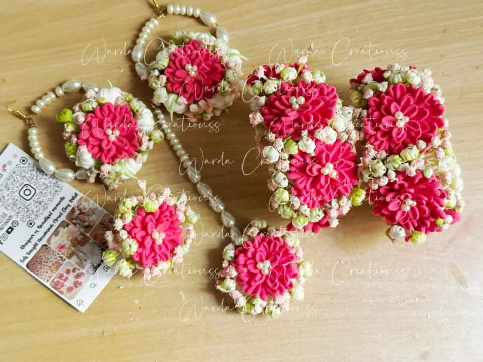 Handmade chrysanthemums flower set